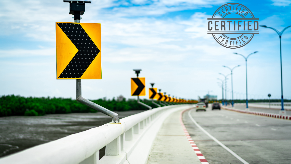 Certified Highway Crash Barrier Supplier with Safe Designs Certified Highway Crash Barrier Supplier with Safe Designs